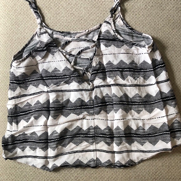 Forever 21 flowy tank - Picture 2 of 2